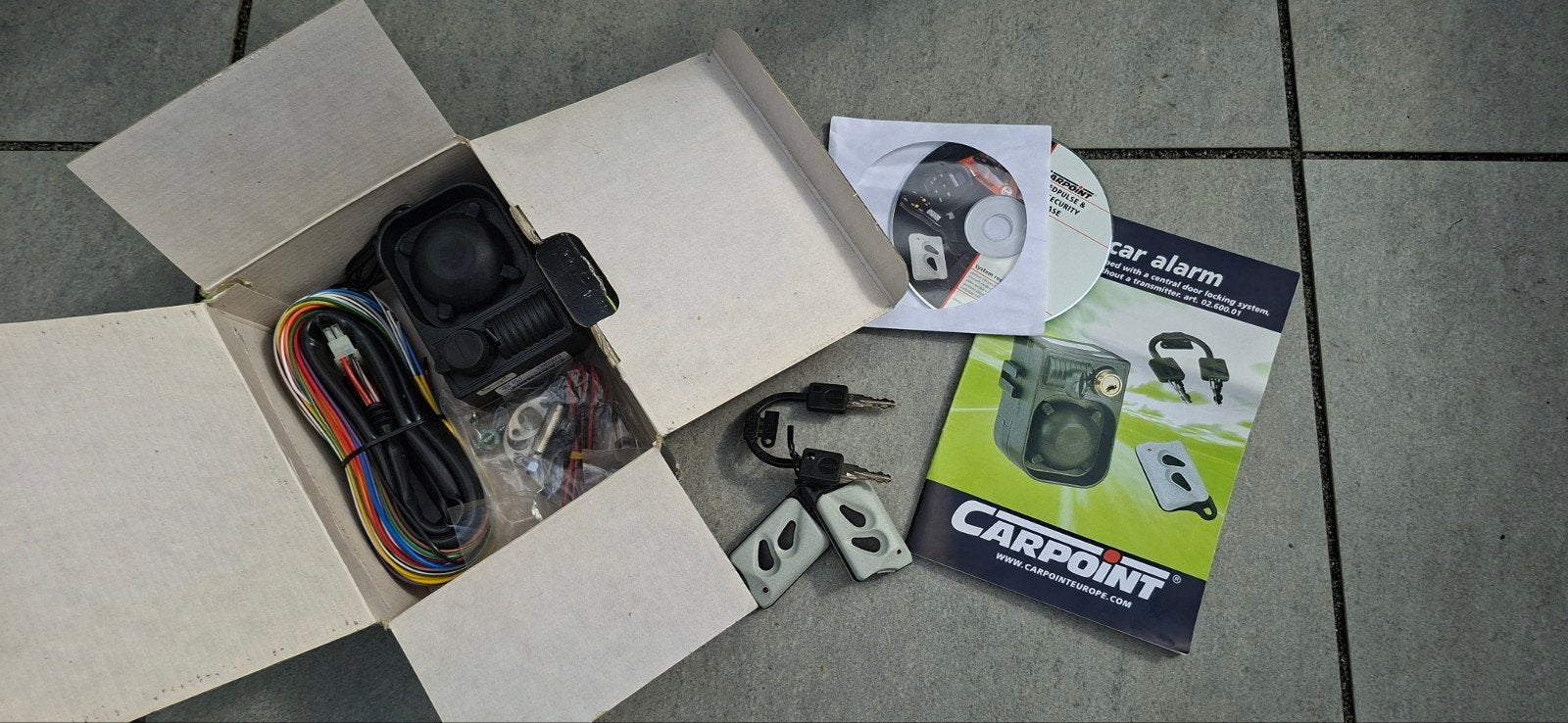 Carpoint Auto Alarm met Afstandsbediening, Auto diversen, Anti-diefstal, Ophalen of Verzenden, Zo goed als nieuw