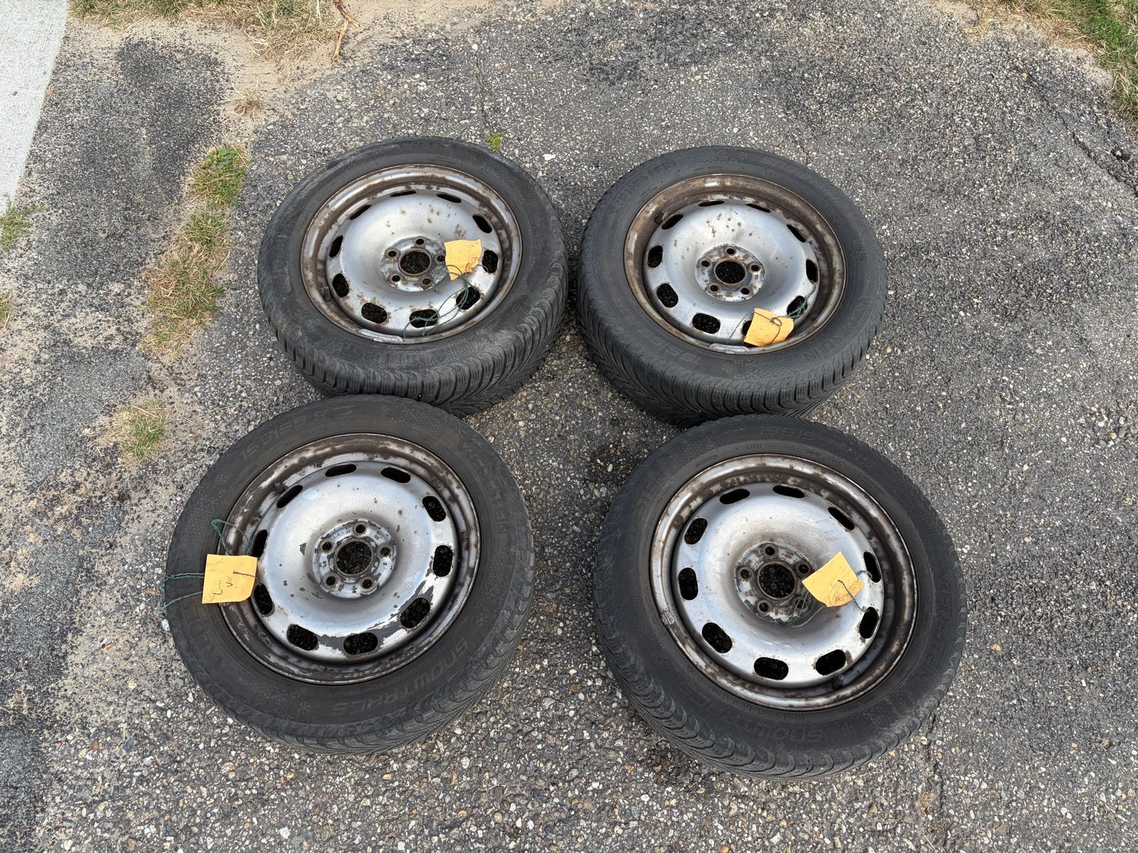 15 inch stalen velgen met winterbanden voor (o.a.) Ibiza 6L, Auto-onderdelen, Banden en Velgen, Ophalen, Gebruikt, 15 inch, Banden en Velgen