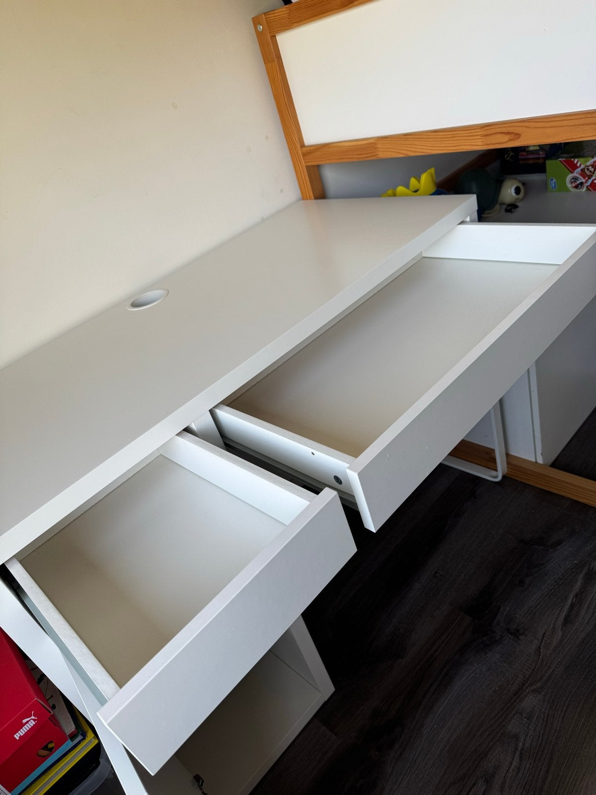 IKEA Micke bureau wit, Ophalen, Gebruikt, Met lades, Spaanplaat of MDF