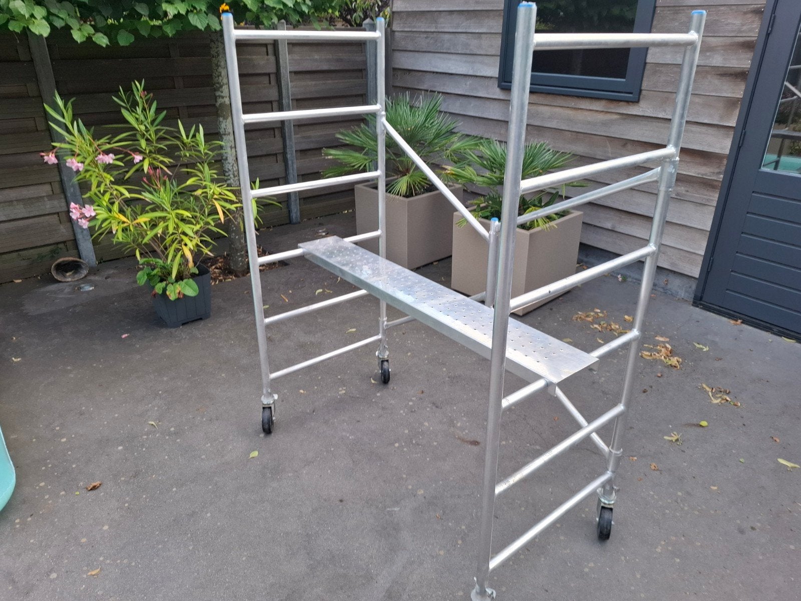 Kamersteiger, prima conditie, Doe-het-zelf en Verbouw, Steigers, Ophalen, Rolsteiger of Kamersteiger, Minder dan 2 meter