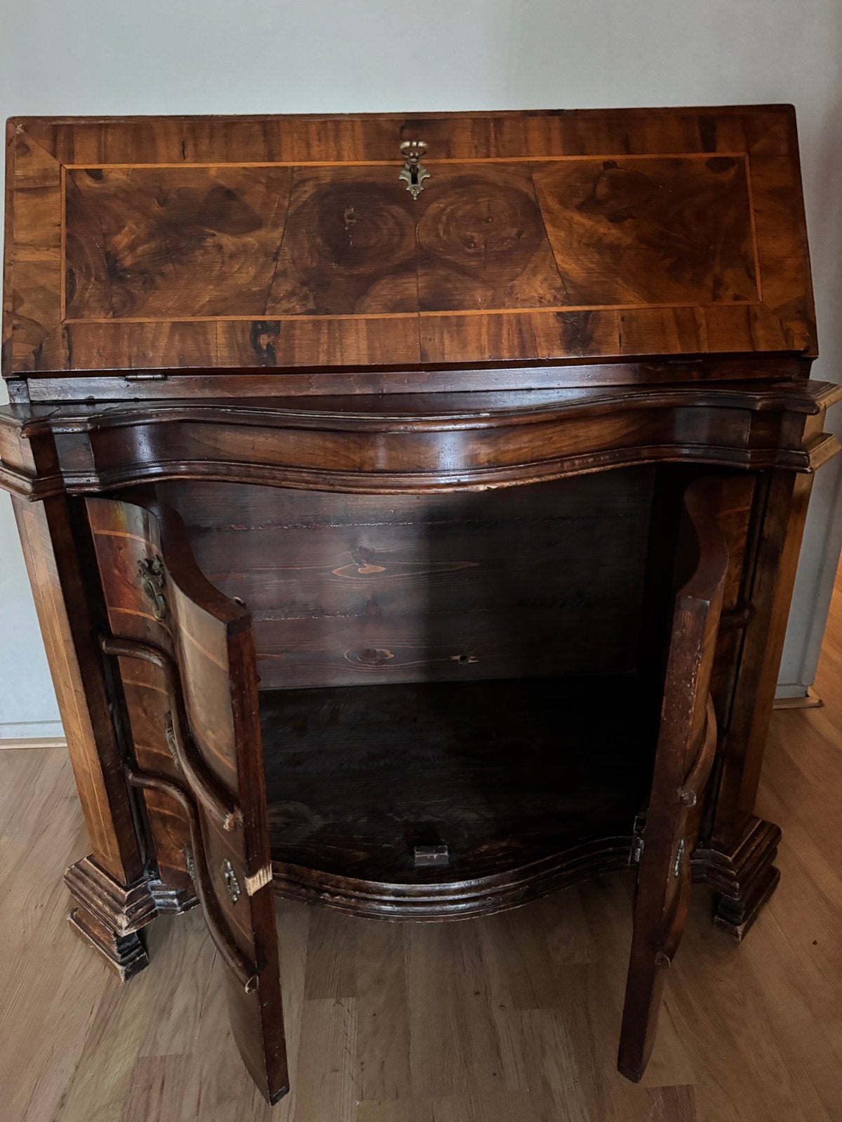 Prachtige antieke notenhouten secretaire / commode, Ophalen