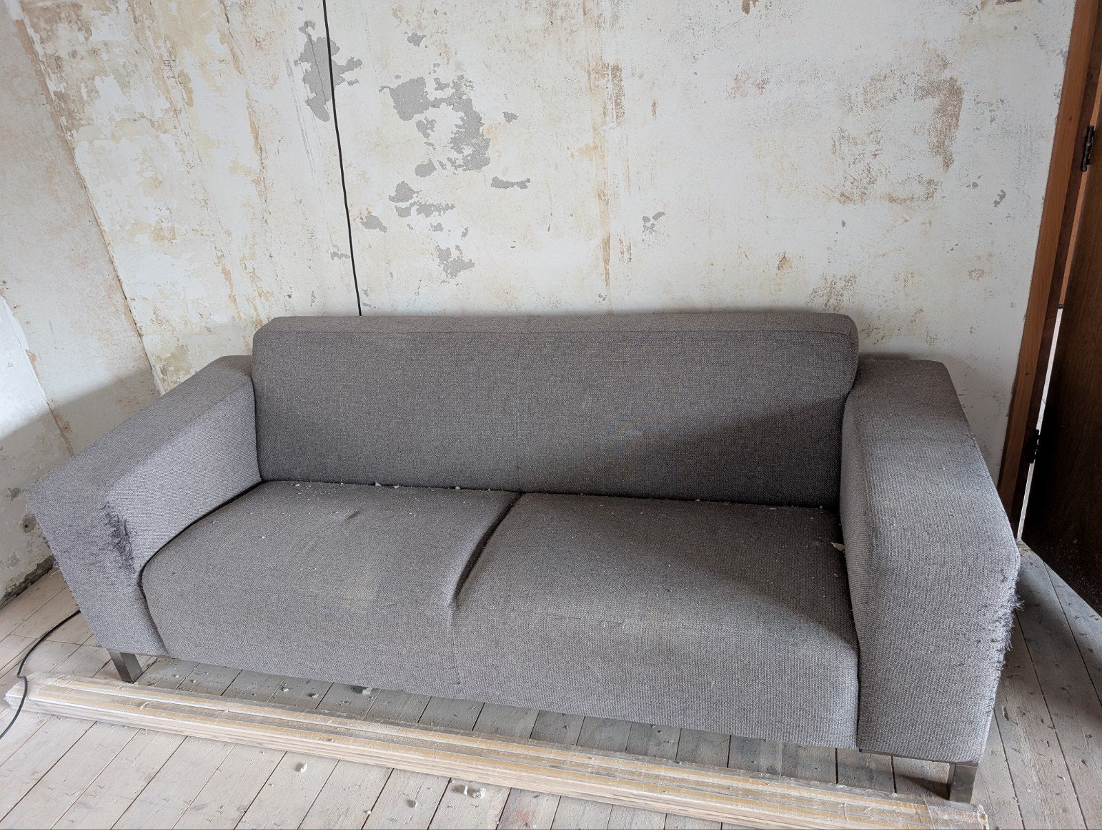 Montel tweezitsbank met gebruikssporen, Ophalen, Gebruikt, 150 tot 200 cm, Tweepersoons