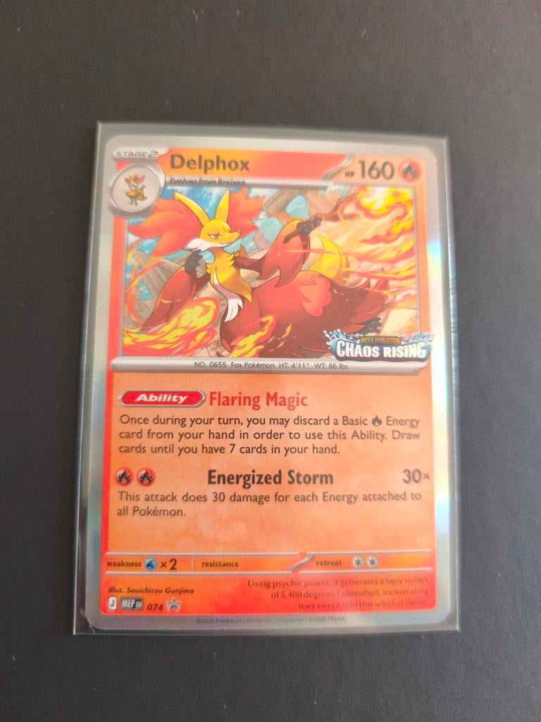 074 Delphox Pre-Release Promo Chaos Rising, Hobby en Vrije tijd, Verzamelkaartspellen | Pokémon, Ophalen of Verzenden, Zo goed als nieuw