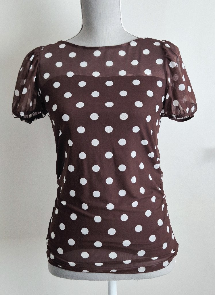 Mooie bruine top met witte polkadot - nieuw!, Bruin, Nieuw, Ophalen of Verzenden, Korte mouw