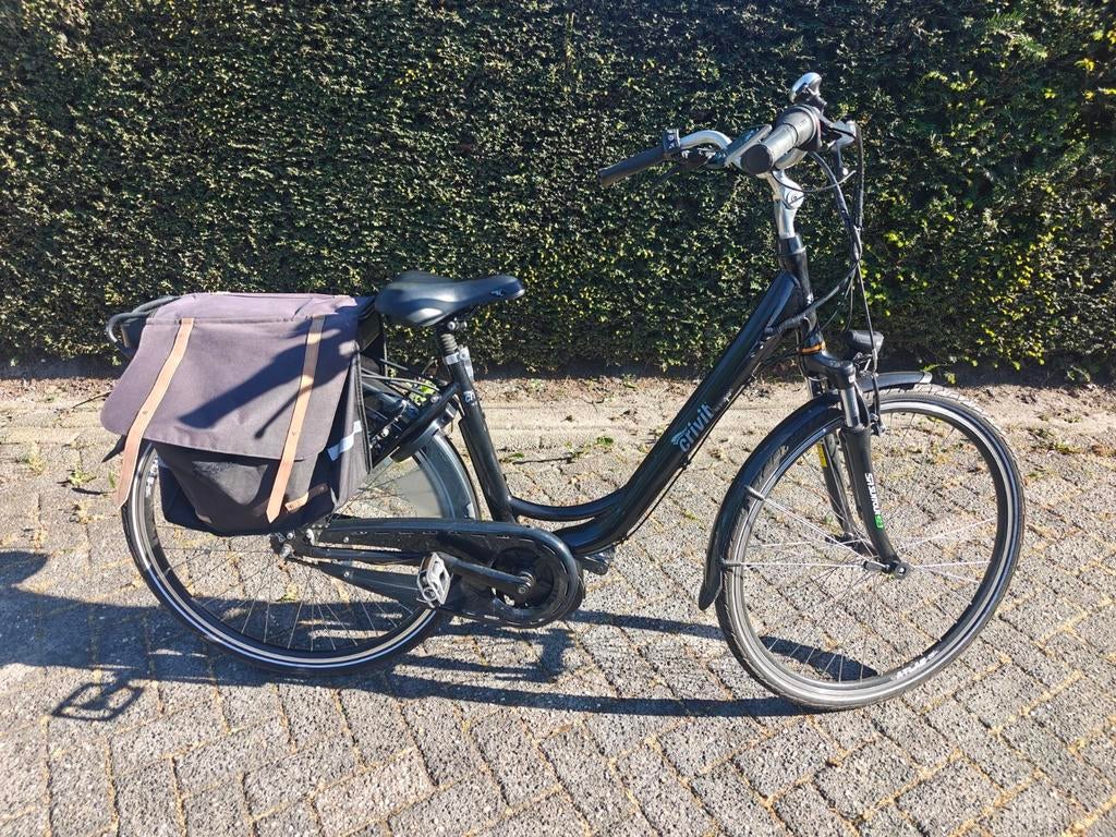 Middenmotor elektrische fiets met lage instap en fietstassen, Gebruikt, 47 tot 51 cm, 30 tot 50 km per accu, Ophalen