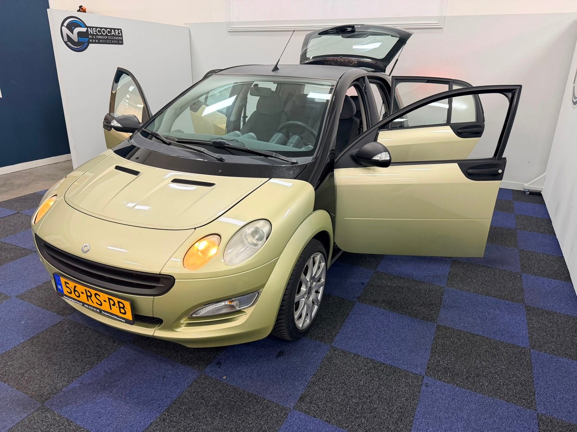 Smart Forfour 1.1 pulse / NIEUWE APK / RIJDT SCHAKELT GOED /, Voorwielaandrijving, Dealer onderhouden, Elektrische ramen, Zwart