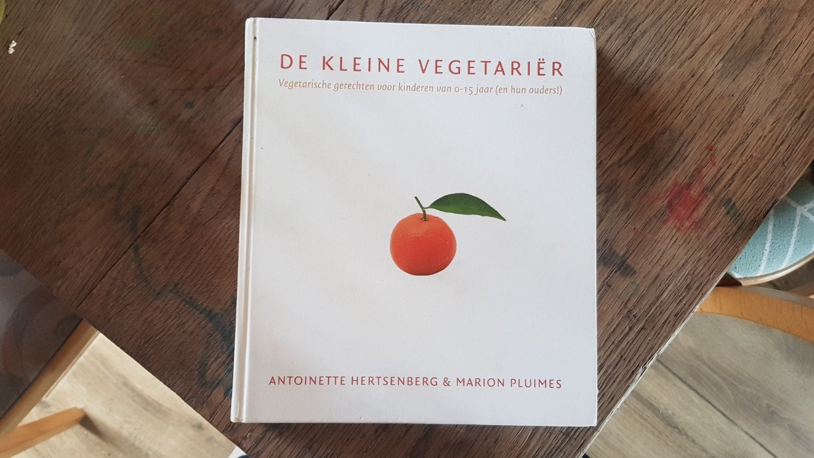 Antoinette Hertsenberg - De kleine vegetariër, Antoinette Hertsenberg; Marion Pluimes, Vegetarisch, Ophalen of Verzenden, Zo goed als nieuw