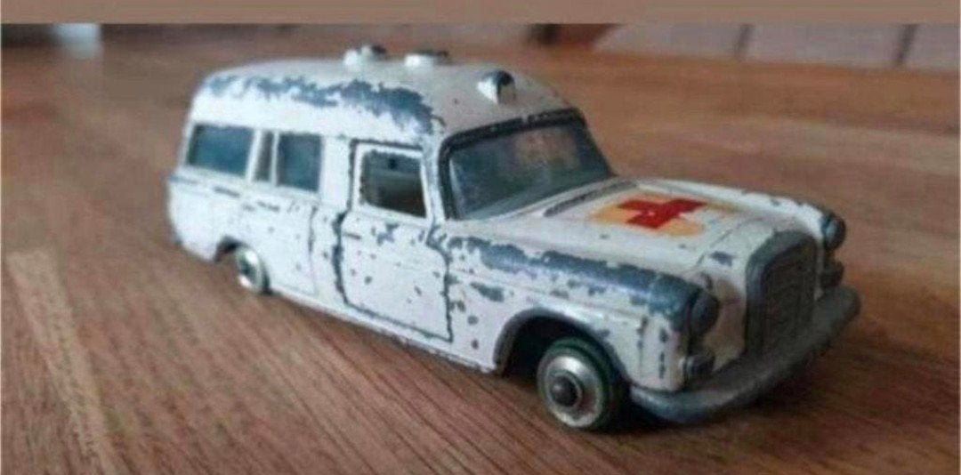 Matchbox King SizeK-6Mercedes-Benz Binz Ambulance(1967-1972), Hobby en Vrije tijd, Ophalen of Verzenden, Gebruikt, Auto, Matchbox