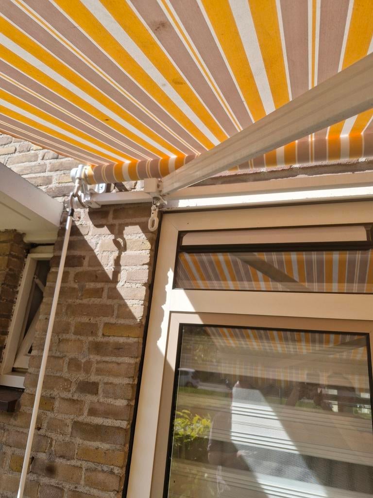Gratis oud aluminium, Tuin en Terras, Zonneschermen, Minder dan 150 cm, Ophalen of Verzenden, Markies