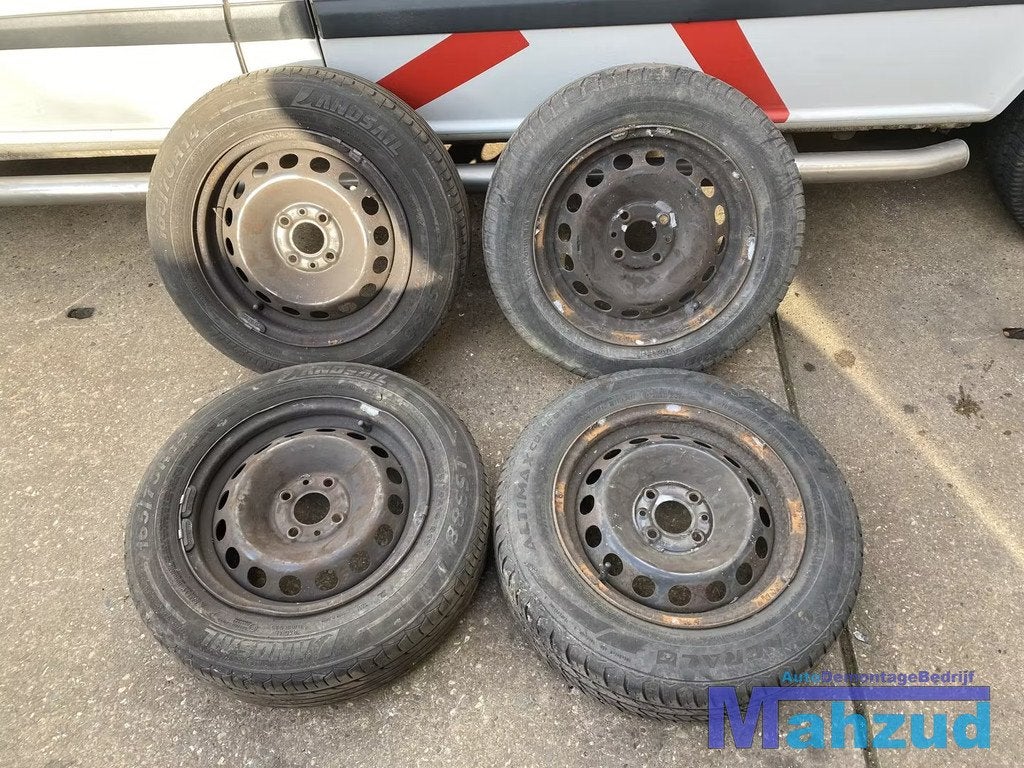 Fiat punto banden en stalen velgen set 4x98 14 inc, Gebruikt, Stellantis Europe S.p.A., Ophalen of Verzenden, Info@stellantis.com