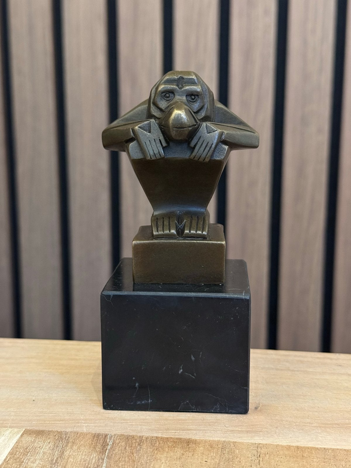 Bronzen Apenbeeld op Marmeren Sokkel, Ophalen of Verzenden, Op sokkel, Beeld, Brons