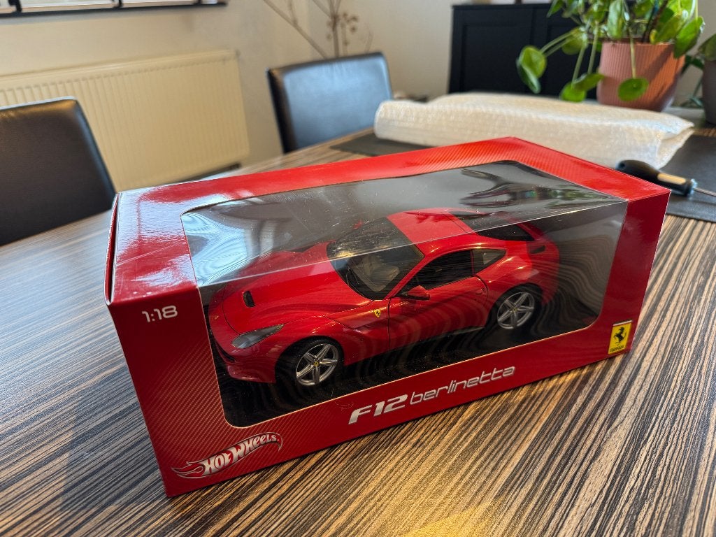 Hotwheels Ferrari F12 Berlinetta 1:18, Ophalen, Nieuw, Hot Wheels