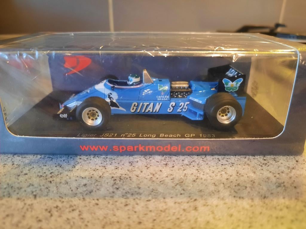 Ligier JS21 Long Beach GP 1983 Jean-Pierre Jarier spark 1:43, Ophalen, Zo goed als nieuw, Auto, Overige merken