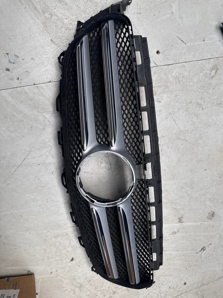 Mercedes E Klasse W213 Grill Origineel, Gebruikt, Voor, Mercedes-Benz, Ophalen of Verzenden