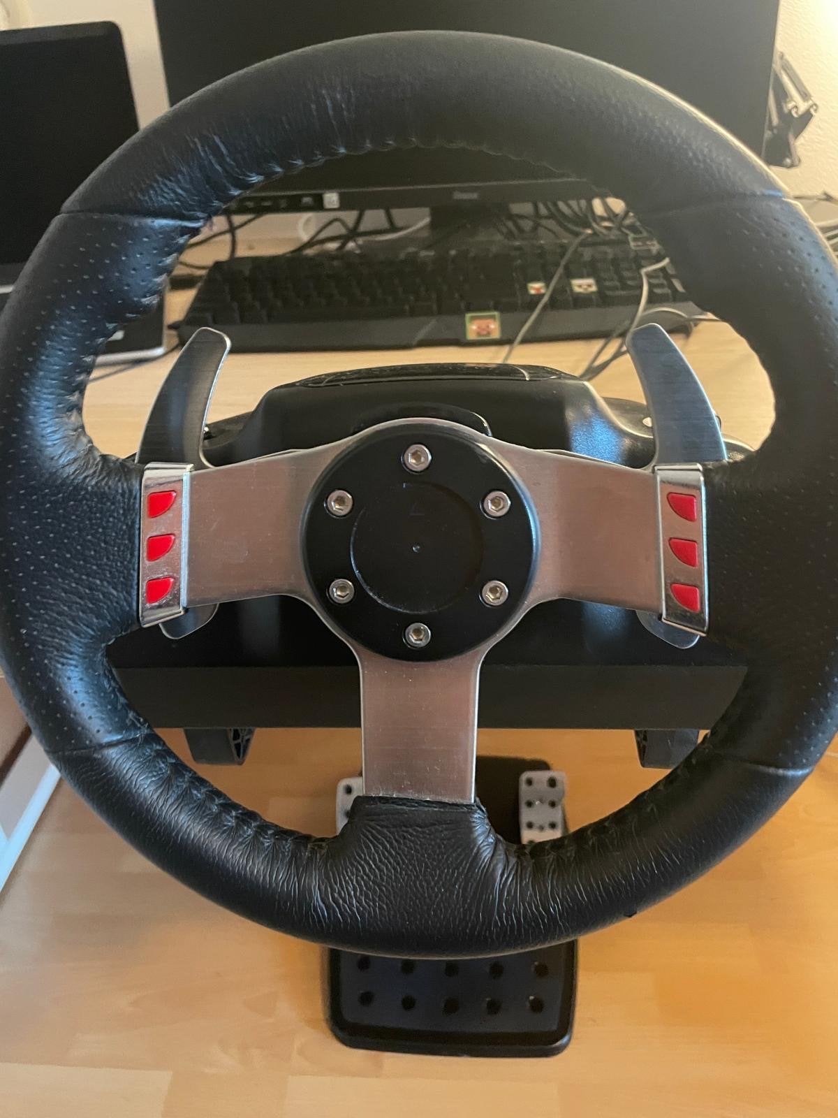 Logitech G27 Racestuur met Shifter en Pedalen, Racestuur, Gebruikt, Force feedback, Ophalen of Verzenden