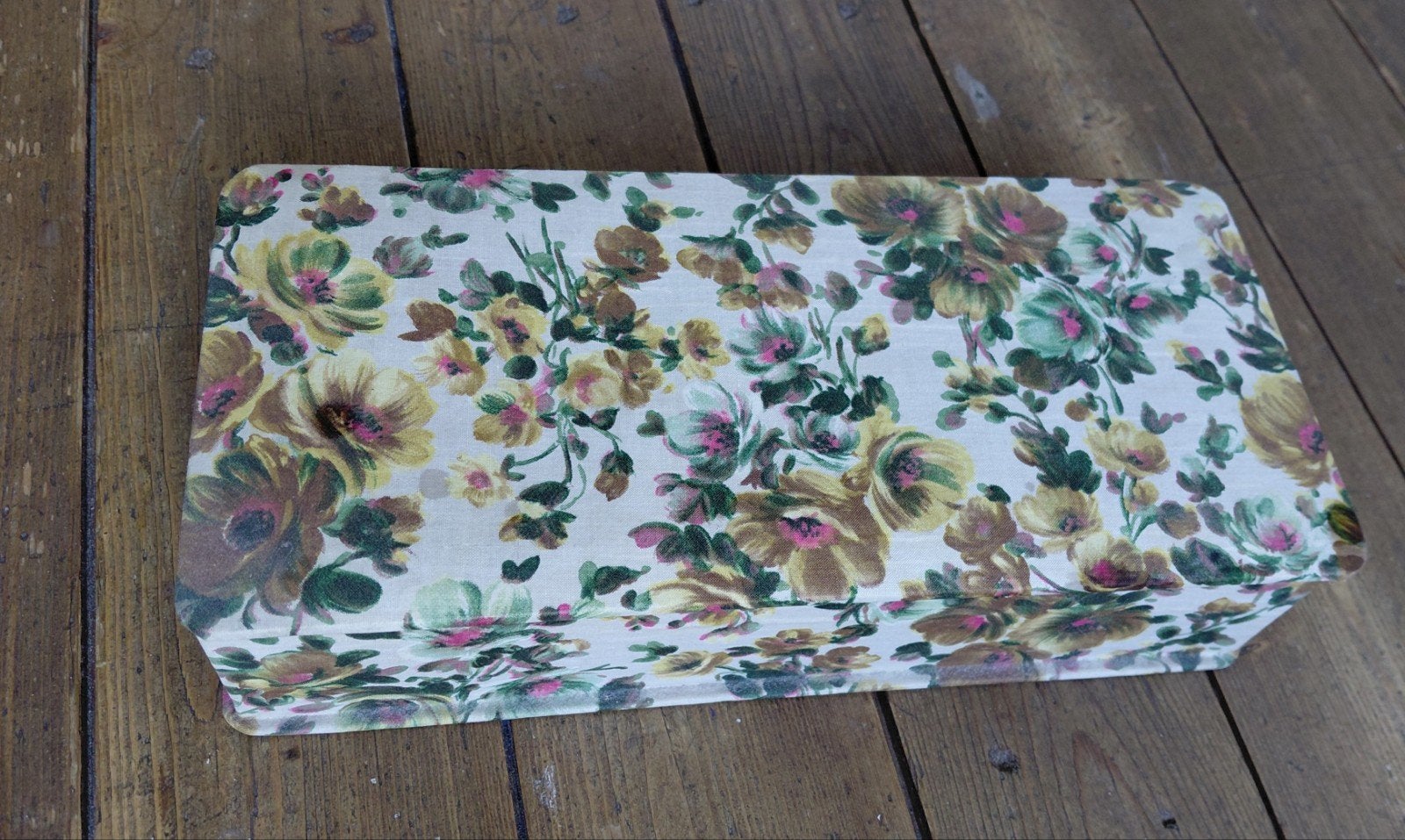 Oude doos bekleed met stof, Antiek en Kunst, Ophalen of Verzenden
