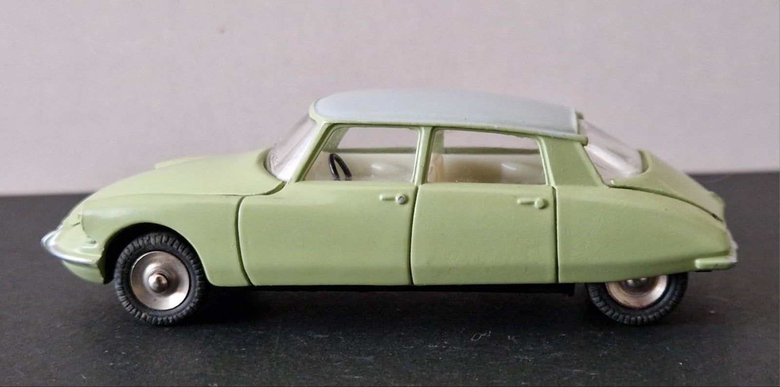 Dinky Toys (530, F) Citroën DS 19, Hobby en Vrije tijd, Verzenden, Zo goed als nieuw, Auto, Dinky Toys