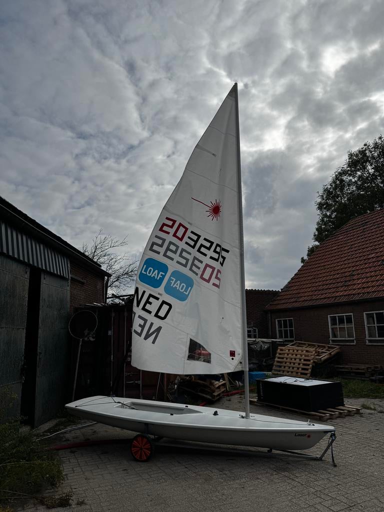 Laser zeilboot, Ophalen, Zo goed als nieuw, Grootzeil, Minder dan 15 m²