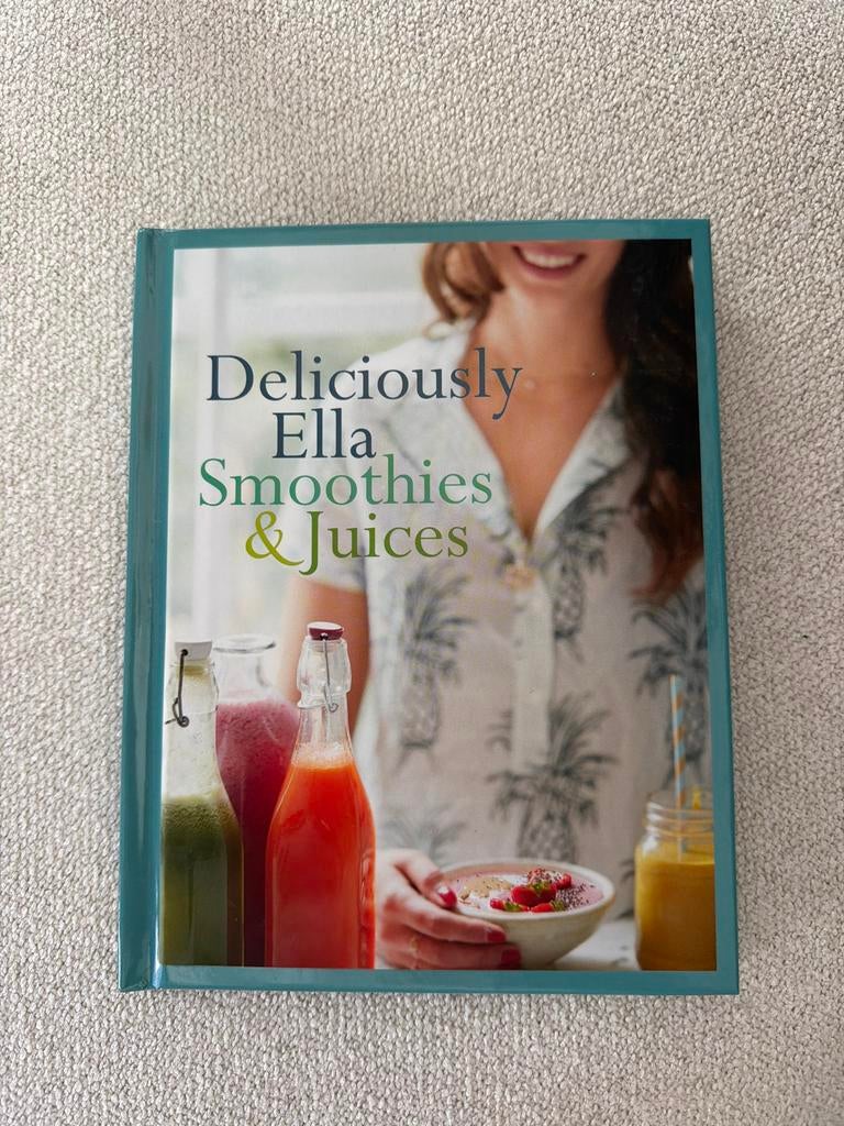 Deliciously Ella Smoothies & Juices kookboek, Boeken, Overige typen, Nieuw, Ophalen of Verzenden, Gezond koken