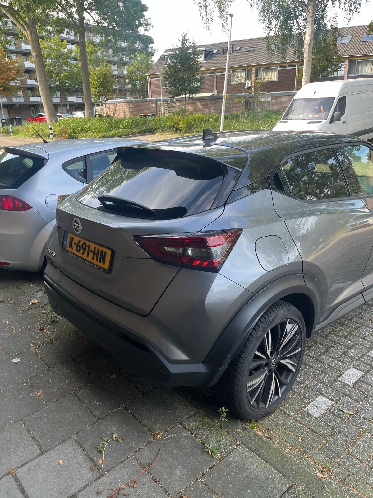 Foto 4 van Nissan Juke 1.0 Dig-t 117pk DCT 2021 Grijs