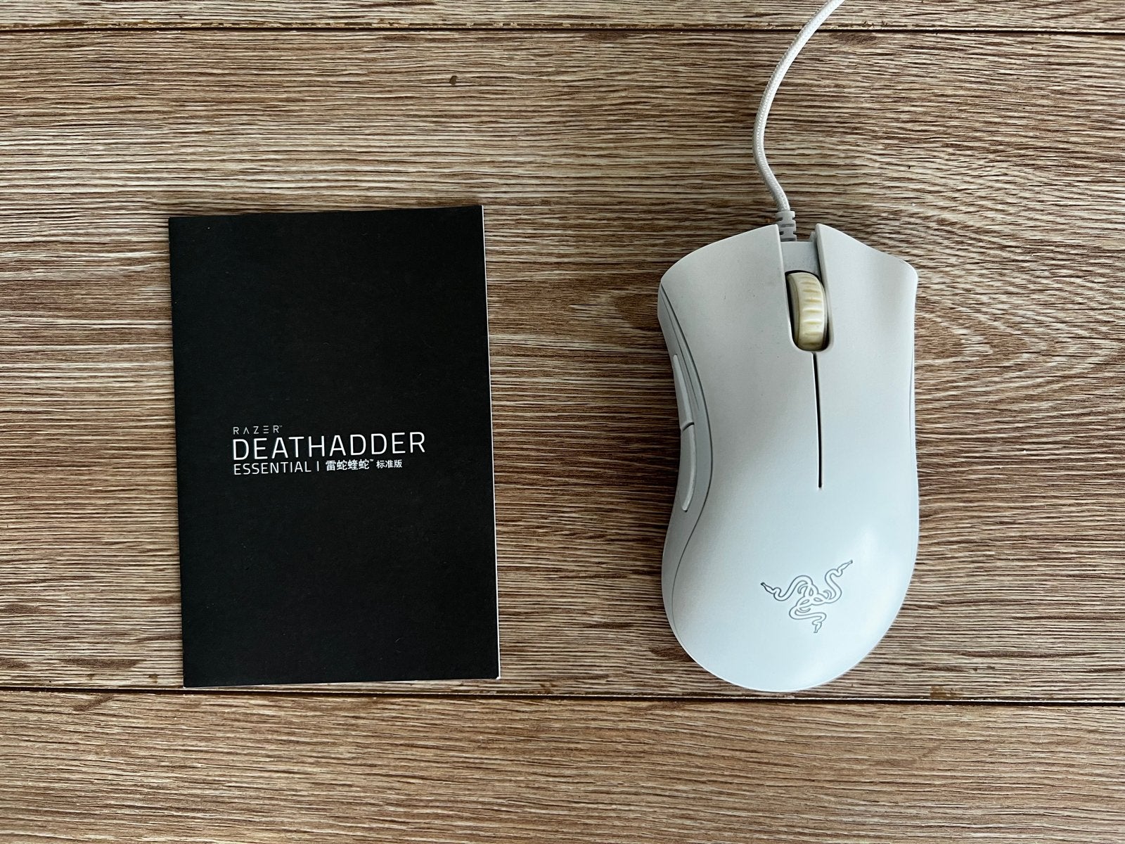 Razer DeathAdder Essential Gaming Muis Wit, Computers en Software, Muizen, Rechtshandig, Muis, Gebruikt, Ergonomisch