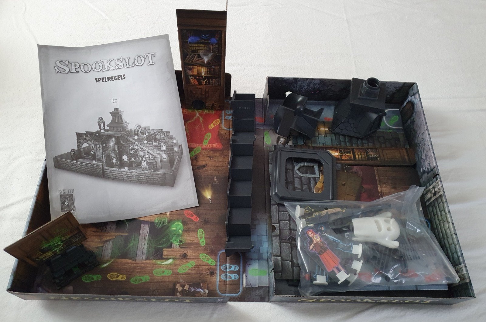 Spel: Spookslot, Een of twee spelers, Ophalen of Verzenden, Zo goed als nieuw, 999 Games