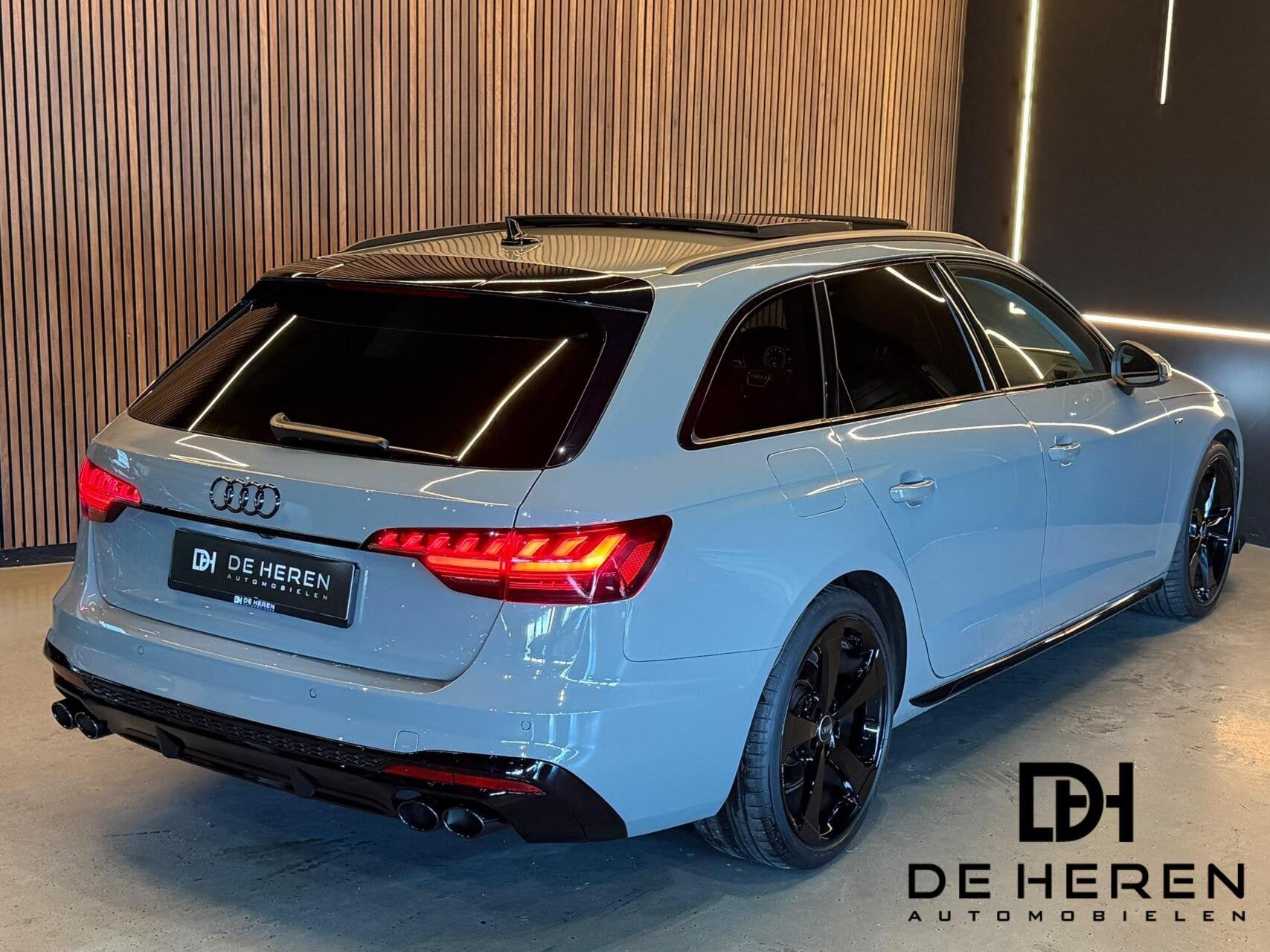 Audi A4 Avant 40 TFSI S4 Look Competition|Pano|B&O|Massage, Auto's, Dealer onderhouden, Gebruikt, Zwart, 4 cilinders