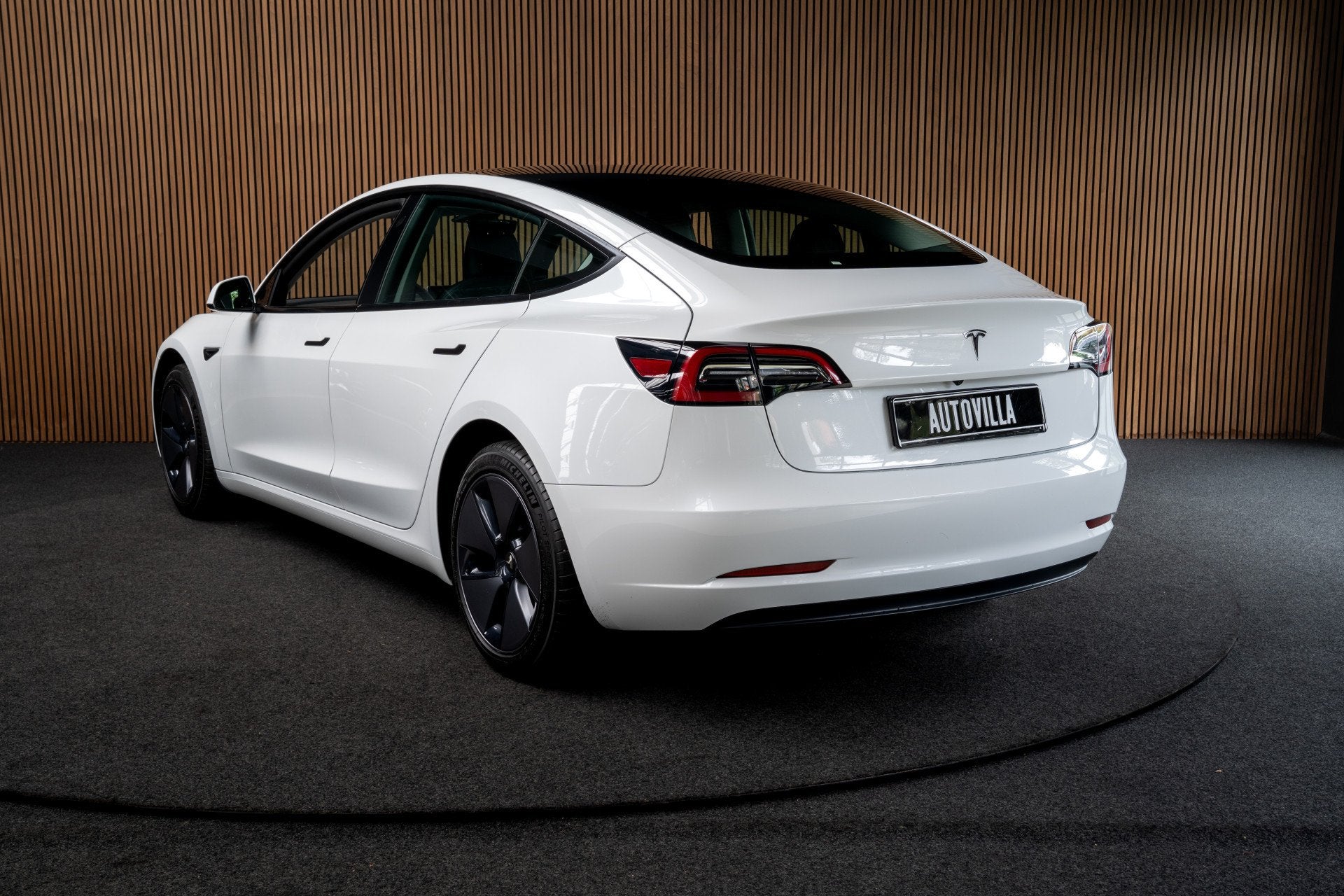 Tesla Model 3 RWD SOH: 95,5% Panodak Leer 360 ACC Climate, Auto's, Tesla, Automaat, Dealer onderhouden, Achterwielaandrijving