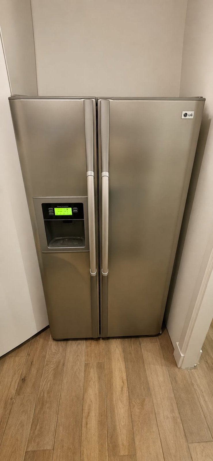 Amerikaanse koelkast met water/ijs dispenser