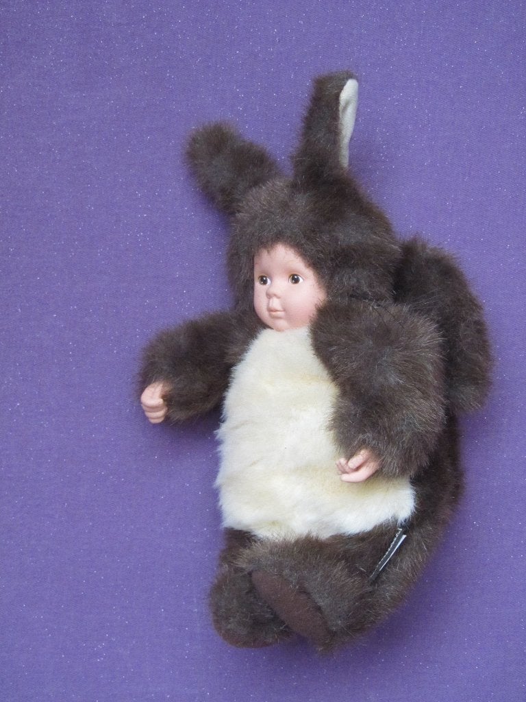 ANNE GEDDES Knuffel POPJE EEKHOORN UIT 1997. 23 CM **Nieuw**, Overige merken, Overige typen, Nieuw, Ophalen of Verzenden