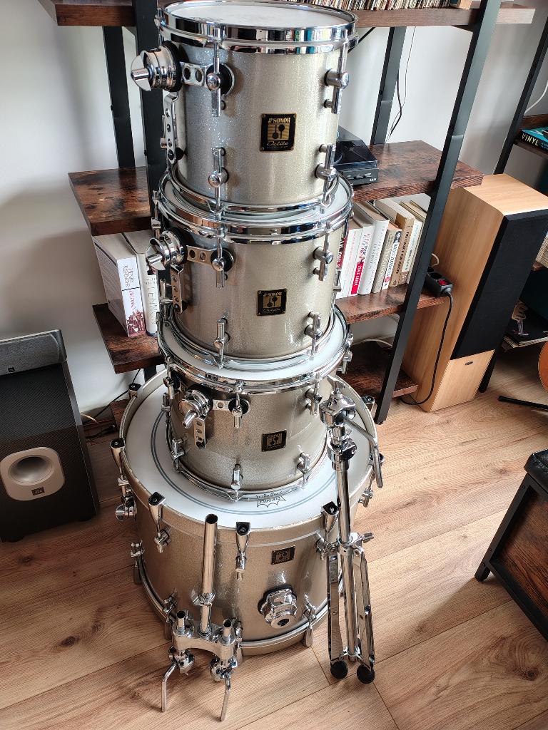 Sonor Delite Brilliant Champagne, Pearl Custom Z Sequoia Red, Ophalen, Gebruikt, Sonor