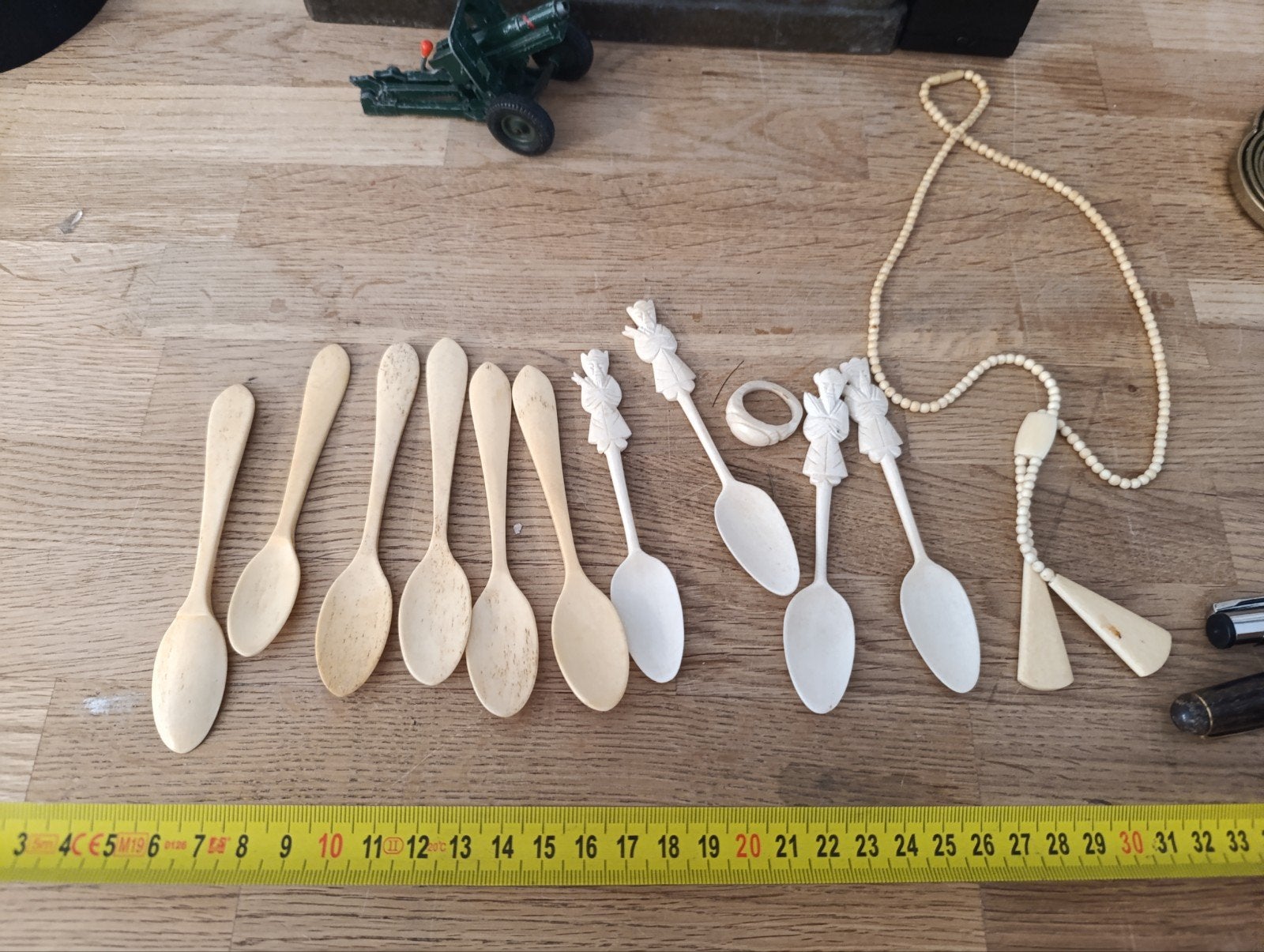 Zoldervondst: Antieke Benen Lepeltjes, Ketting en Ring, Antiek en Kunst, Antiek | Bestek, Ophalen of Verzenden
