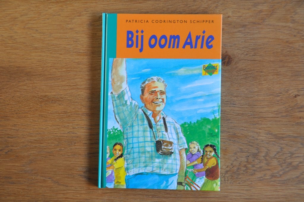 Patricia Codrington Schipper - Bij oom Arie, Fictie algemeen, Patricia Codrington Schipper, Ophalen of Verzenden, Zo goed als nieuw