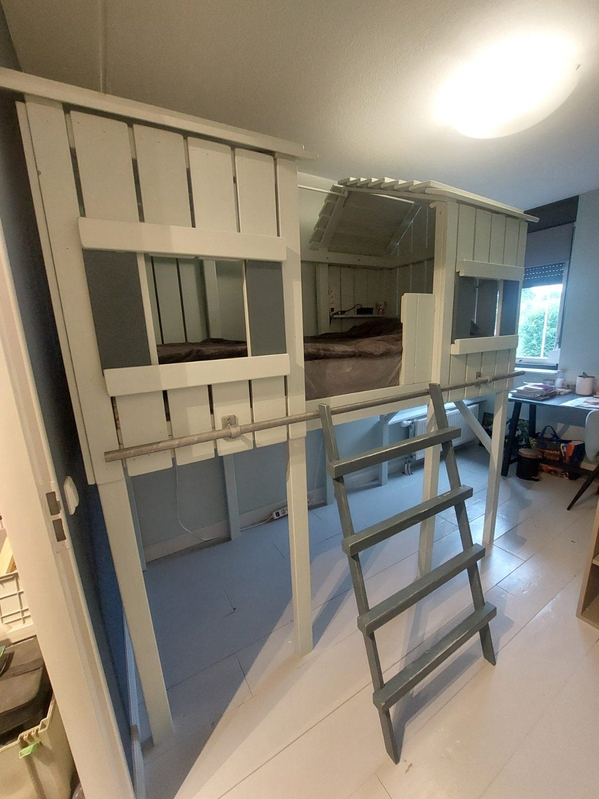 Complete kinder-/tienerkamer van massief hout – hutbed, bure, Ophalen, 85 tot 100 cm, Gebruikt, Hoogslaper of Stapelbed