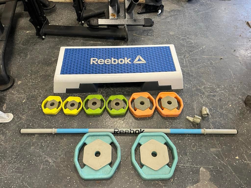 Reebok rep 40 kg bodypump set met step, Sport en Fitness, Fitnessmaterialen, Gebruikt, 40 kg rep set, Ophalen of Verzenden, Reebok