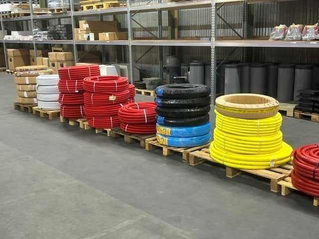 0268. Uitverkoop alu-pers slangen water en gas en vloerslang, Ophalen, Nieuw