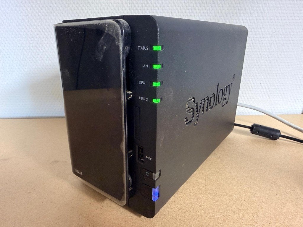 Synology DS216 NAS  + 2 x 2TB schijven, Ophalen of Verzenden, Gebruikt