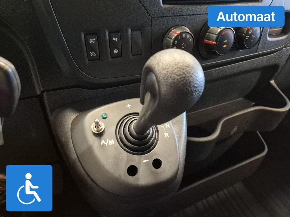 Renault Master (bj 2011, automaat), Auto's, Renault, Automaat, Euro 5, Gebruikt, Zwart