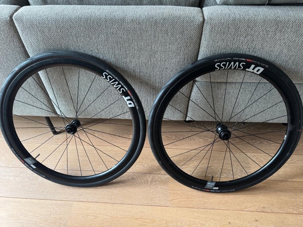 Nieuwe set DT Swiss ERC 1600 Dicut HG Wielset Carbon, 35 mm, DT Swiss, Nieuw, Racefiets, Carbon