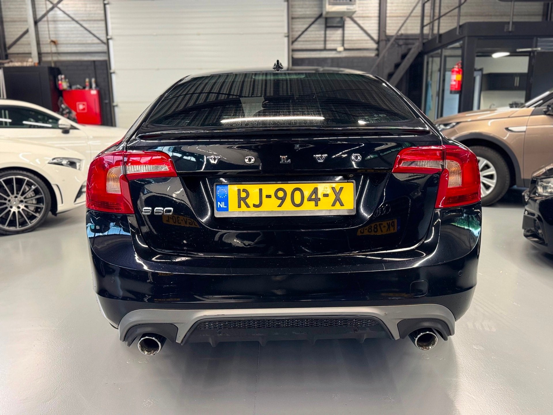 Volvo S60 2.0 D4 R-Design Pano/Led/Blis, Auto's, Automaat, Gebruikt, Euro 6, 4 cilinders