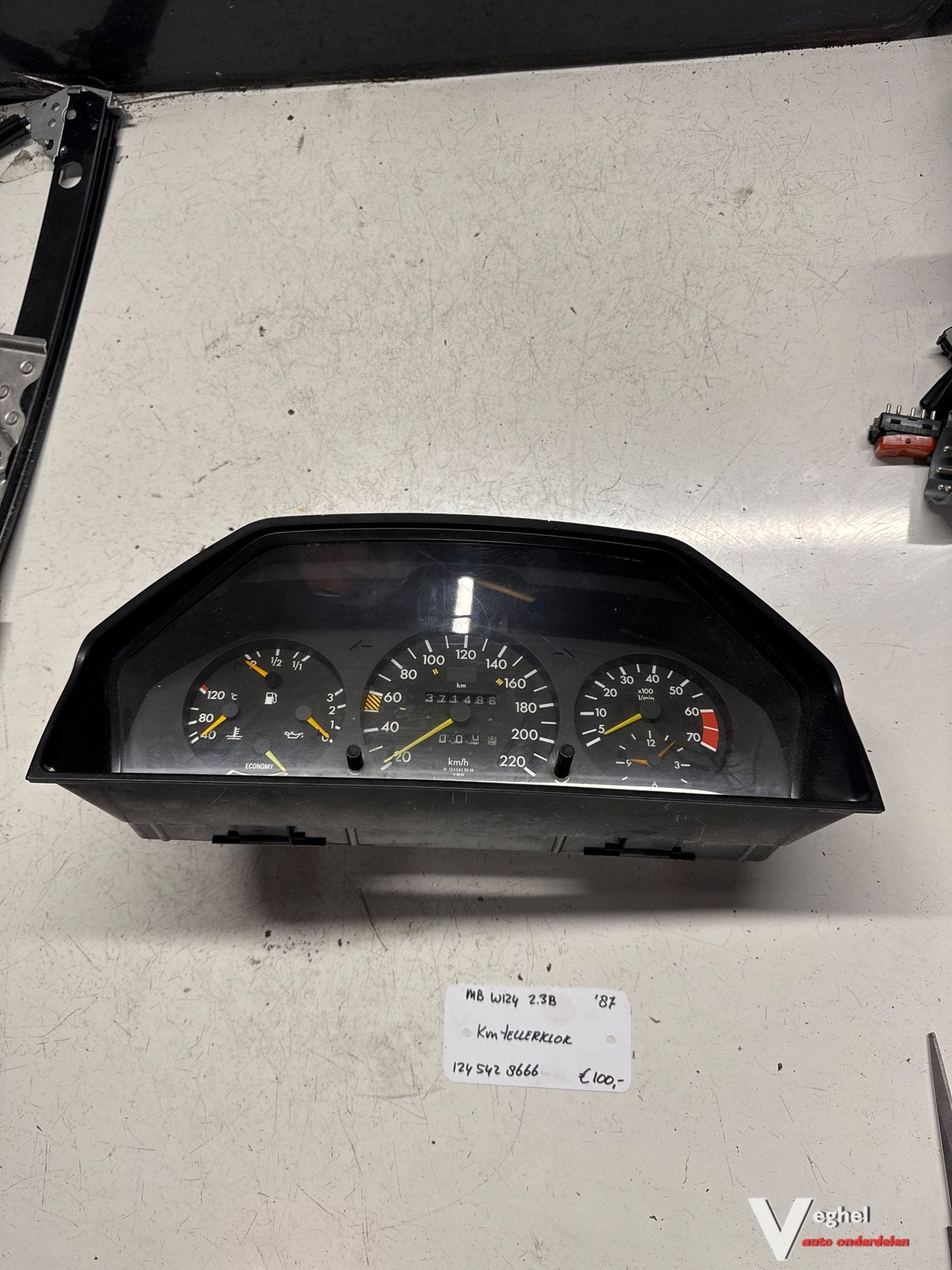 Mercedes W124 2.3 B   Km Tellerklok 124 542 8666, Gebruikt, -, -, Ophalen of Verzenden