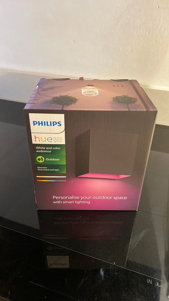 Philips Hue Resonate Downward wandlamp voor buiten., Minder dan 50 watt, Wandlamp, Ophalen of Verzenden, Netvoeding