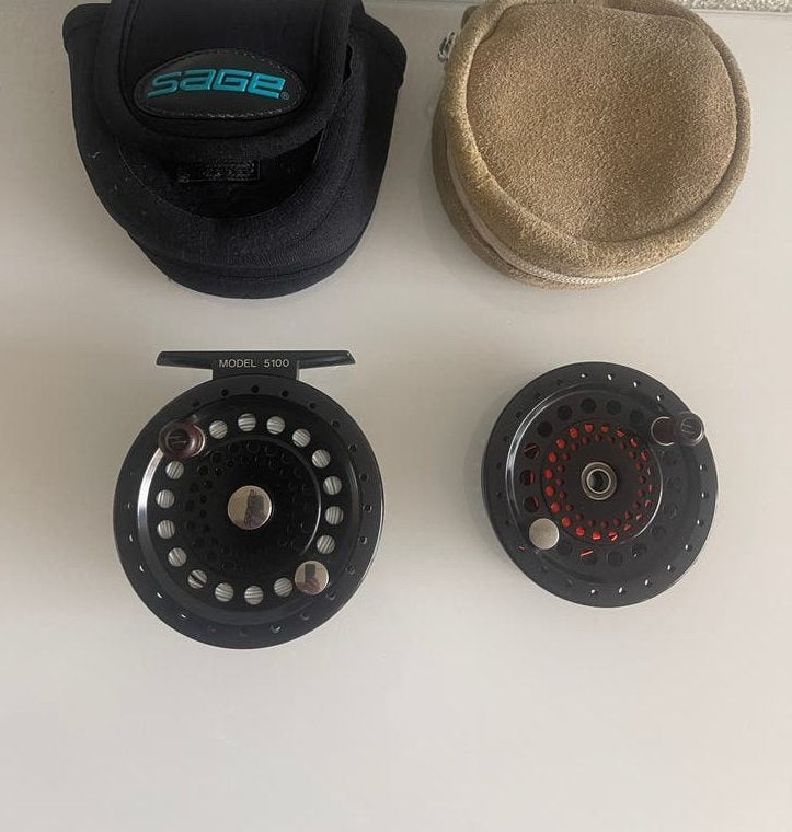 Sage 5100 reel (wt 3-4) met reservespoel, Watersport en Boten, Hengelsport | Vliegvissen, Ophalen of Verzenden, Molen