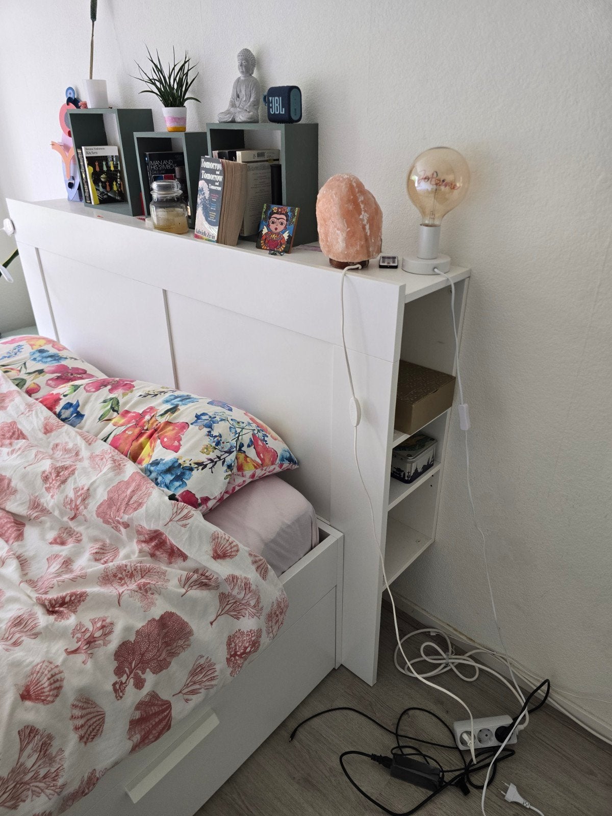 IKEA Brimnes hoofdeinde met opbergruimte, Huis en Inrichting, Ophalen, Gebruikt, Wit, Tweepersoons