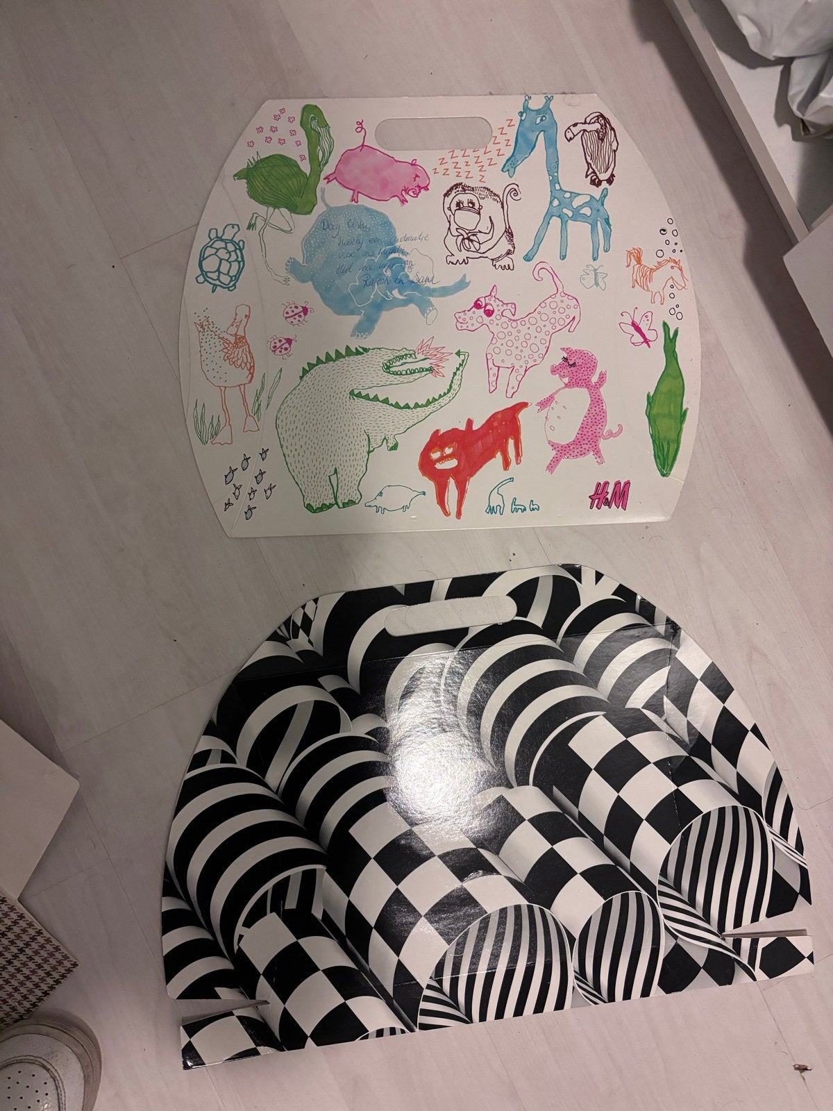 Leuke baby cadeau tasjes - H&M en zwart/wit design, Ophalen, Zo goed als nieuw