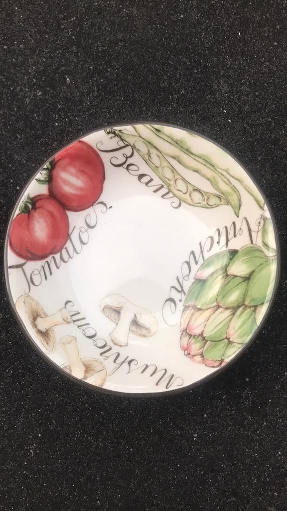 Engels schaaltje “Vegetables”, Huis en Inrichting, Keuken | Servies, Ophalen of Verzenden, Overige stijlen, Porselein, Schaal of Schalen