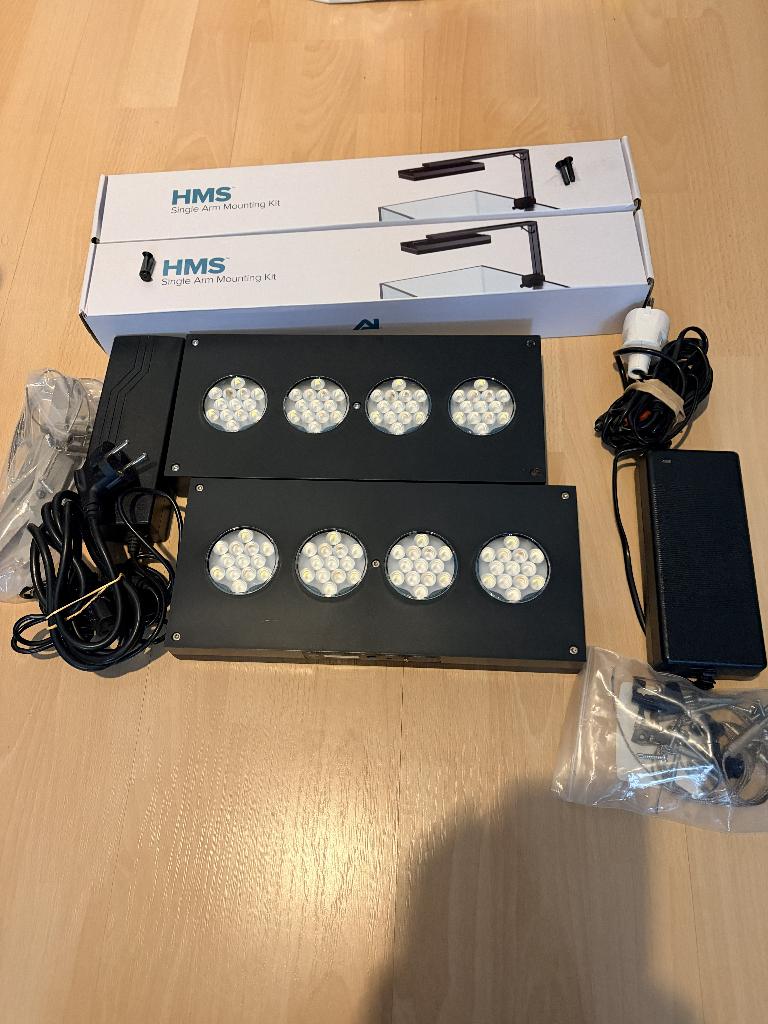 2x AI Hydra 52 HD aquarium lampen met steunen. Zwart, Dieren en Toebehoren, Vissen | Aquaria en Toebehoren, Verlichting of Verwarming