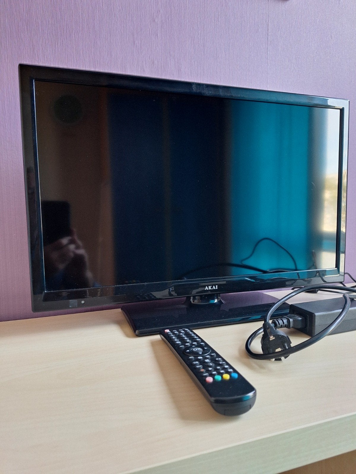 24 inch Akai TV met ingebouwde DVD-speler en afstandsbedieni, Audio, Tv en Foto, LED, 50 Hz, HD Ready (720p), Zo goed als nieuw