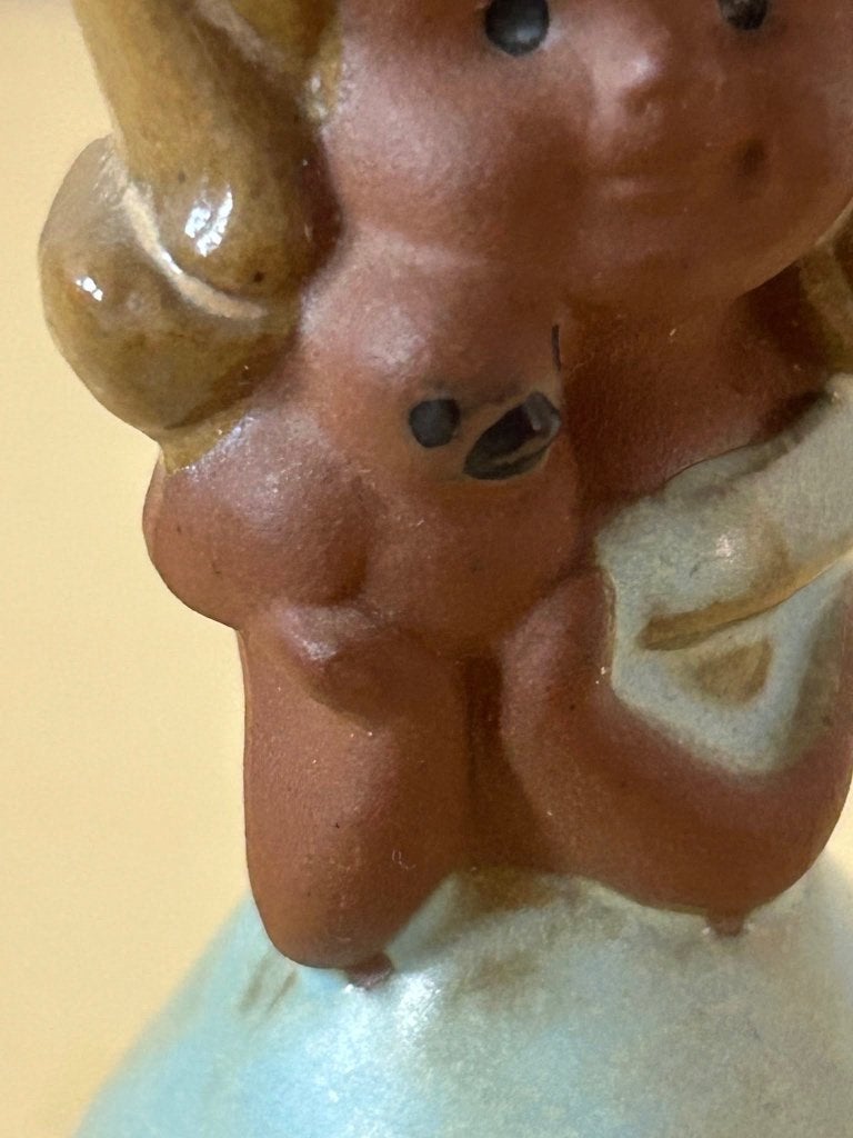 Vintage handgemaakte keramische kinderfiguur bel jaren 80, Antiek en Kunst, Ophalen of Verzenden