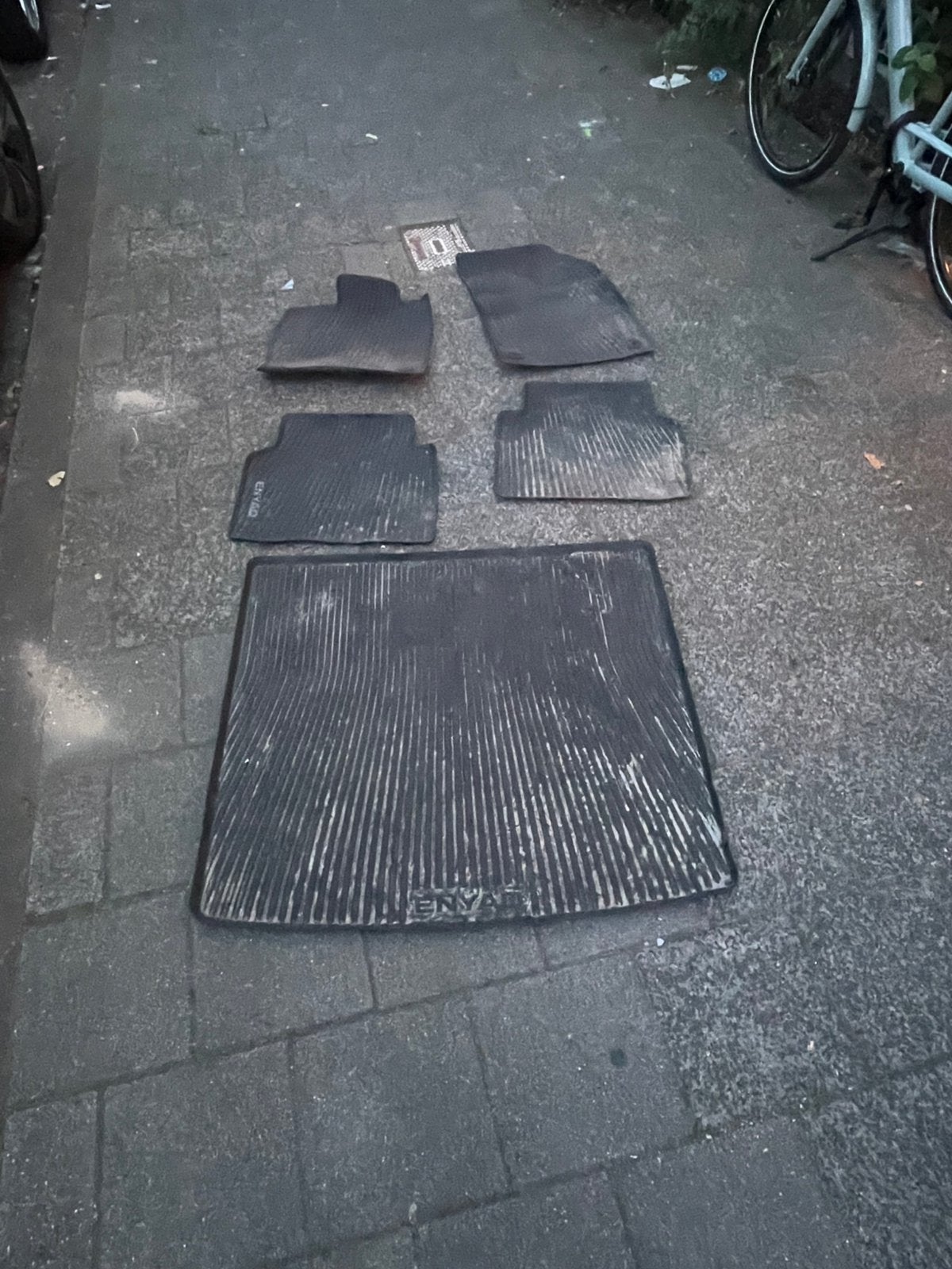 Skoda enyaq IV rubber matten set, Ophalen, Zo goed als nieuw